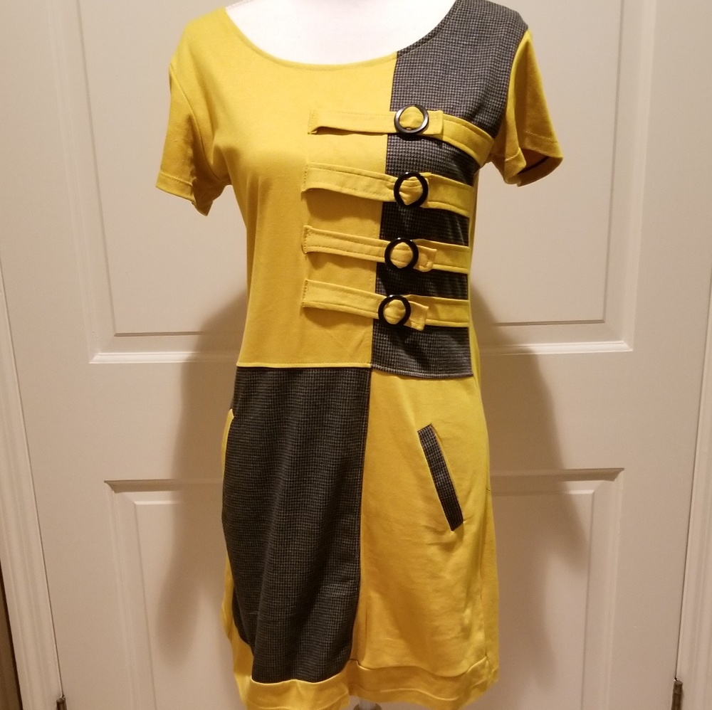 Funky Yellow Bodycon Knit Dress with Pockets NWOT